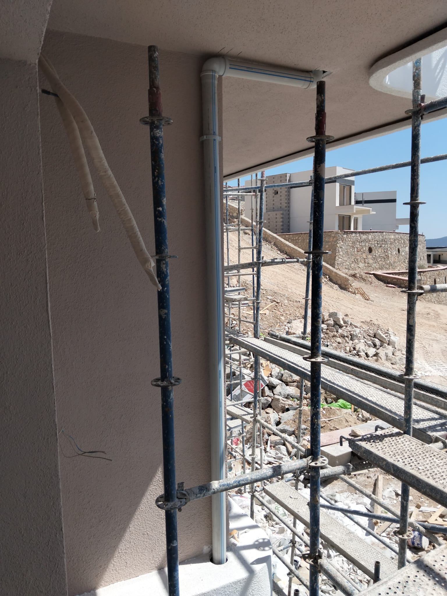 Ankara Etimesgut Balkon İskele Kurulumlu Yapı Onarımı